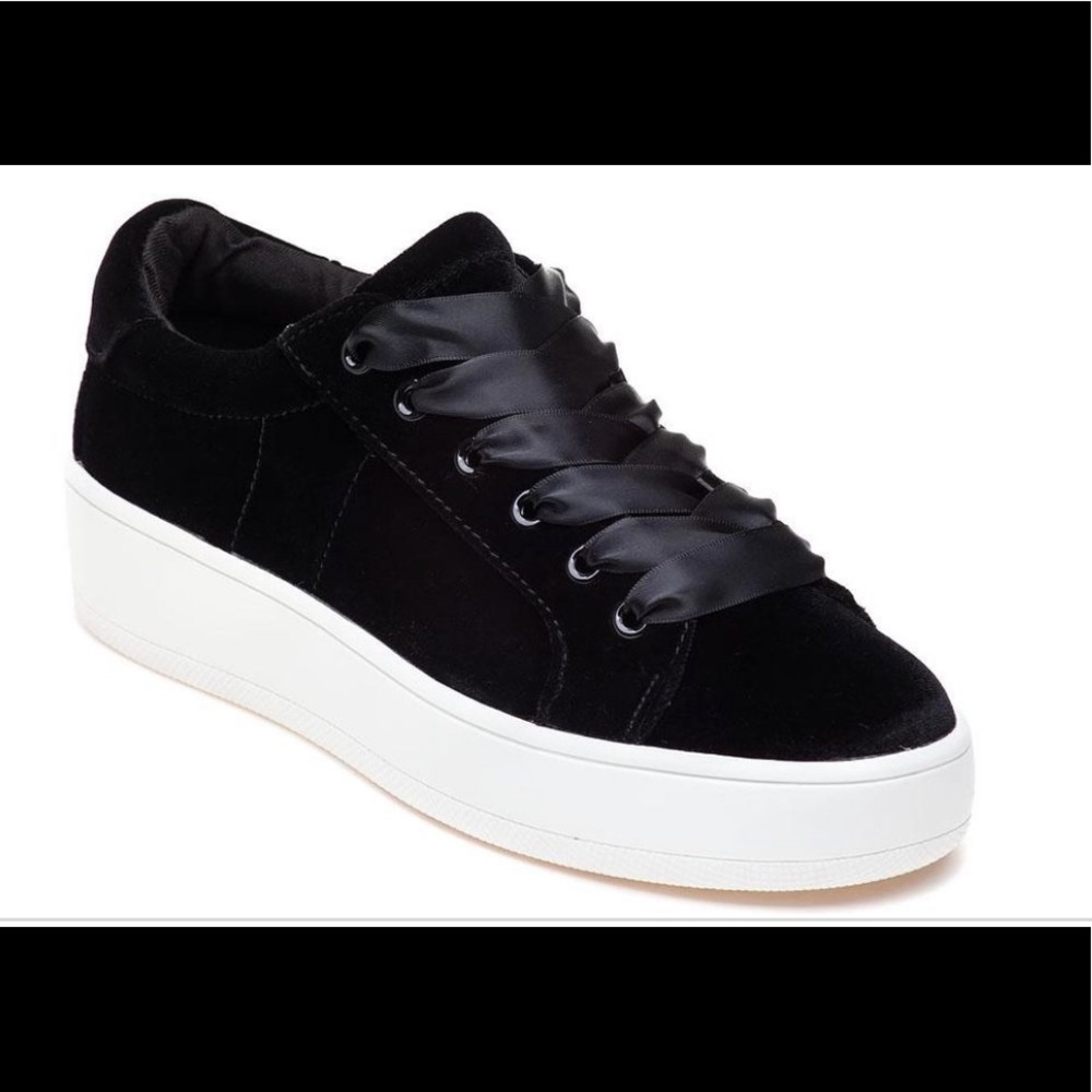 Steve Madden Sneakers